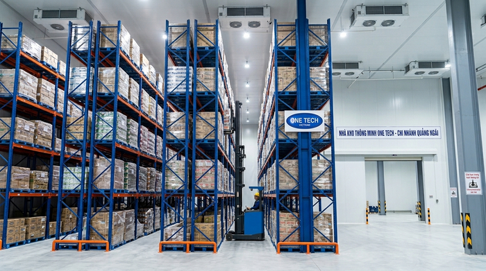 Giải pháp kệ có lối đi hẹp cho kho đặc thù Kệ narrow aisle cho kho kiểm soát nhiệt độ tại Quảng Ngãi