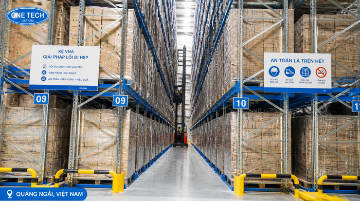 Kệ VNA tối ưu chiều cao kho logistics Kệ VNA lối đi hẹp cho kho logistics trần cao tại Quảng Ngãi